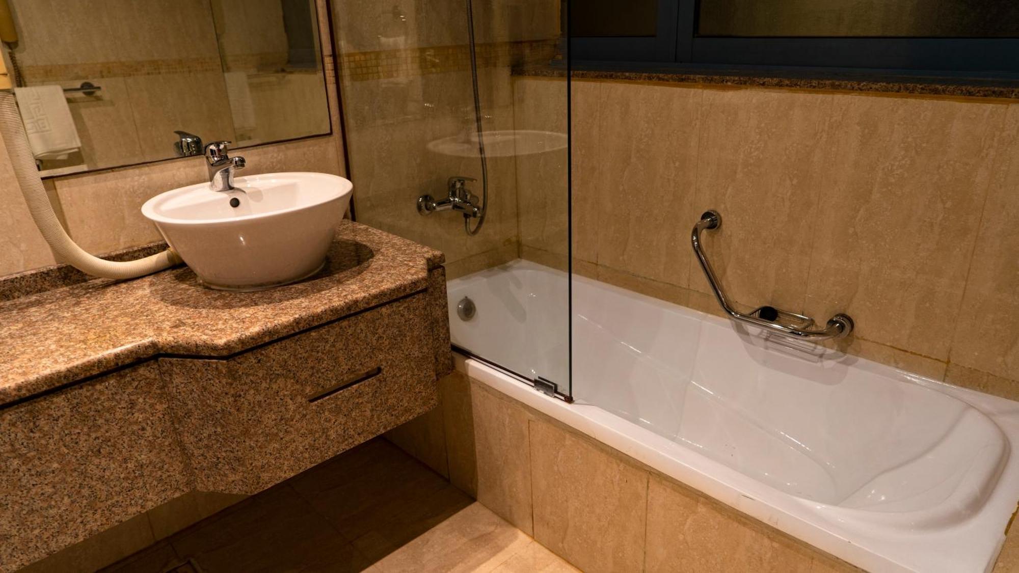 Boonmax Hotel Dubai Quarto foto