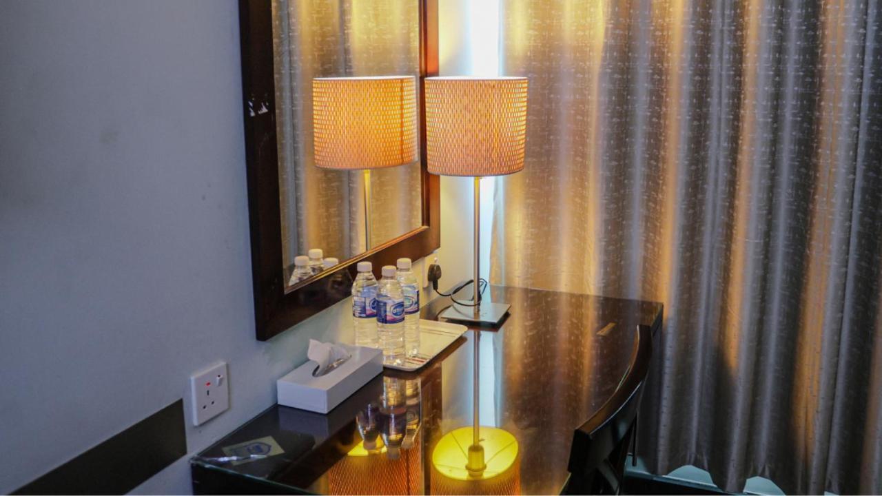 Boonmax Hotel Dubai Exterior foto